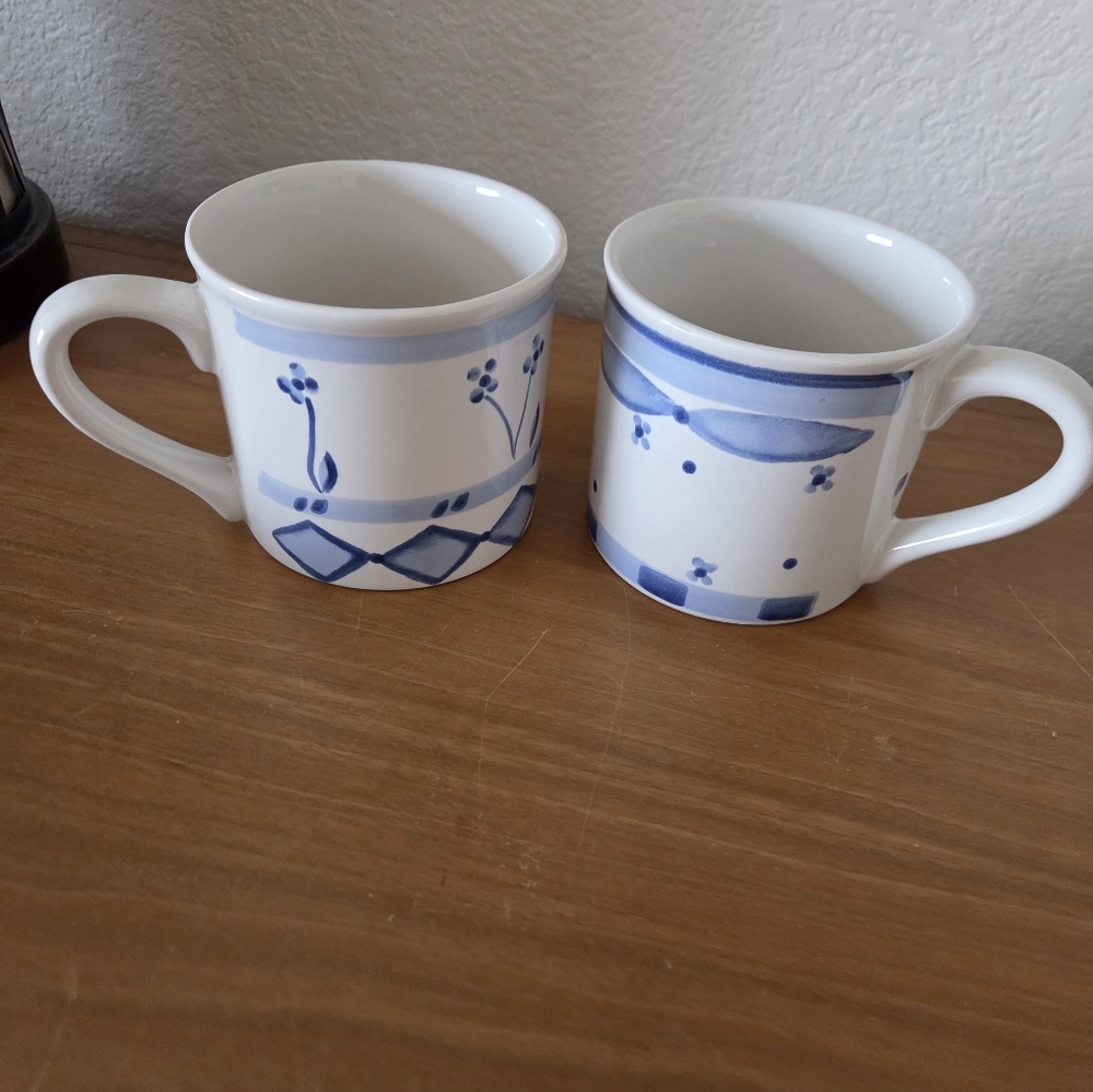 Hartstone USA Pottery Mugs Beautiful White And Blue